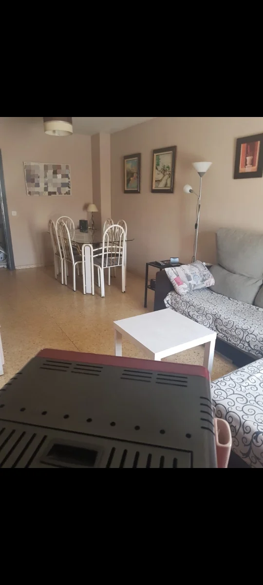 Piso en urbanización con zona verde - Foto 4